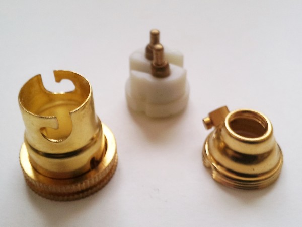 Brass plated bulbholder lamp holder SBC - B15 PLAIN SKIRT