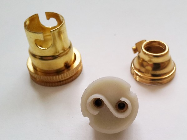 Brass plated bulbholder lamp holder SBC - B15 PLAIN SKIRT