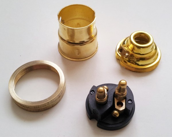 Brass Plated Bulb Holder Lamp Holder BC - B22 PLAIN SKIRT