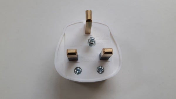 3 Pin Plug Fitted With 3 Amp Fuse Pack Of 2 Black Or White Finish