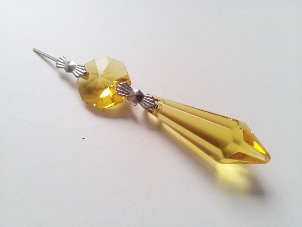 CHANDELIER PENCIL DROP AND BUTTON WITH SILVER COLOURED BOW CLIP