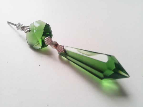 CHANDELIER PENCIL DROP AND BUTTON WITH SILVER COLOURED BOW CLIP