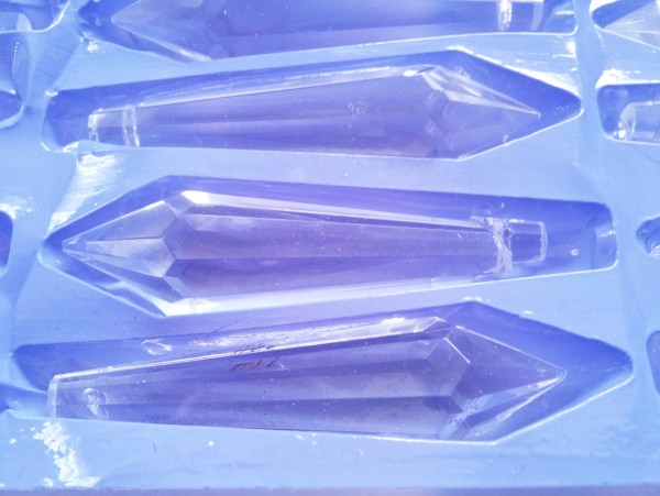 1 TRAY OF 40 CHANDELIER GLASS PENCIL DROPS 55MM