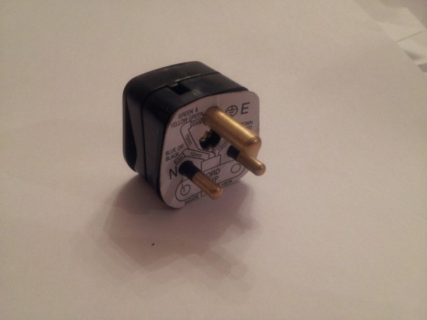 Electrical Plug round 3 pin plug - 2 amp - in black