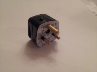 Electrical Plug round 3 pin plug - 2 amp - in black